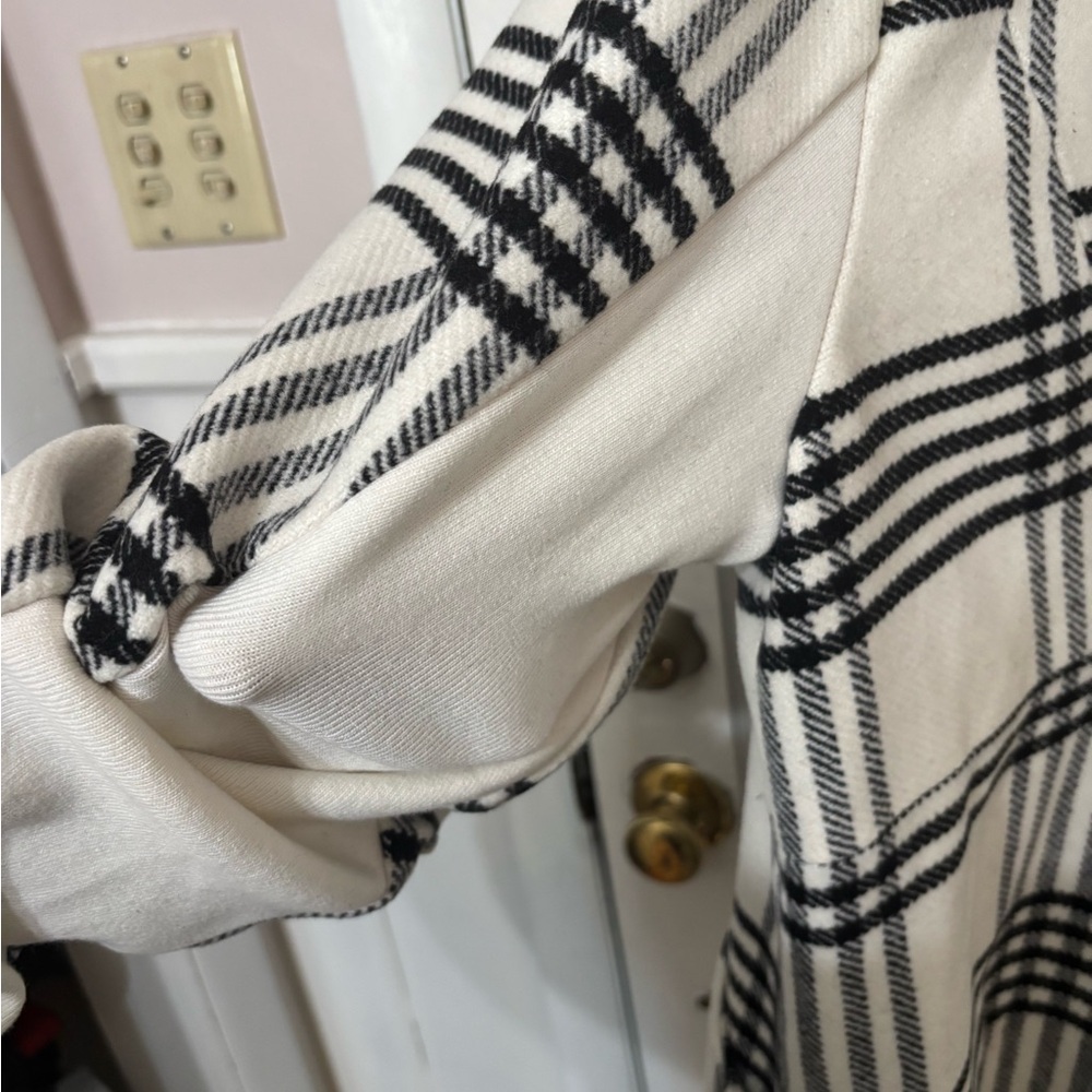 NWT TORRID BLACK AND WHITE PLAID PEA COAT WITH RED SIZE 3 22/24 VINTAGE LOOK - Picture 7 of 7